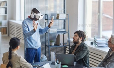 10 In-Demand AR and VR Jobs: Skill Requirements, Pay Scale, and Demand Trends(Facebook Reality labs)