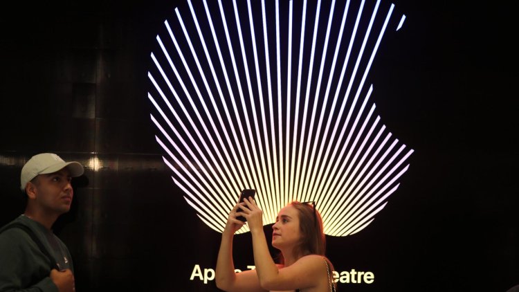 Facebook Has Abandoned The Metaverse Concept, But Apple Can Make it Happen, Here's How!